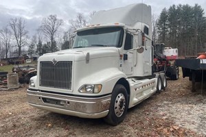 2004 International 9200i  Truck-SemiTractor